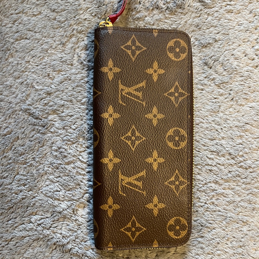 LV wallet - Picture 10 of 12
